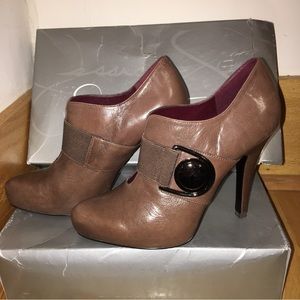 JS-Roha shoes booties leather platform heels Jessica Simpson made in China